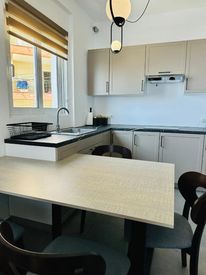 Apartment Celine Sarandë Esterno foto